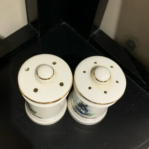 Vintage Porcelain Disney World Salt & Pepper Shakers - Picture 3 of 4